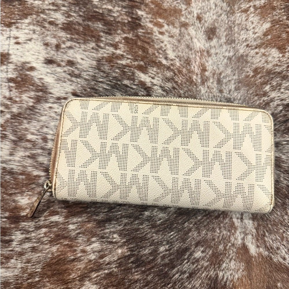 Michael Kors Cream and Tan Tote Bag Set - Picture 7 of 13